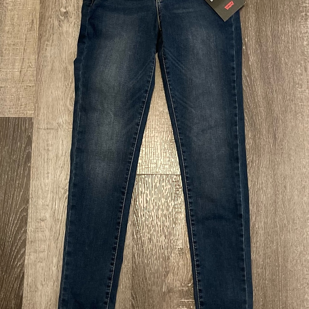 Levi's 720 High Rise Super Skinny 24x32